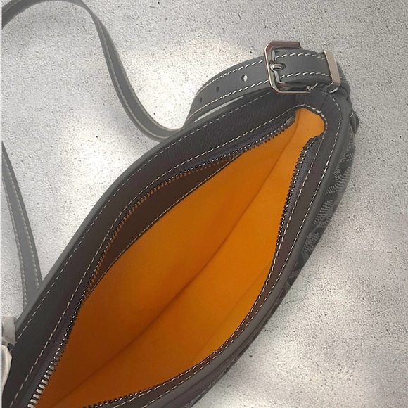 Goyard Hirondelle Limited Stripe Bag - Picture 8 of 12